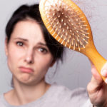 Queda de cabelo feminino: principais motivos