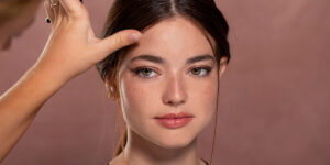 Maquiagem na pele com acne: principais orientações